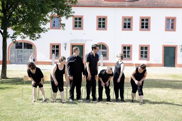 „Warten. Sie dürfen gespannt sein.“ | 2017