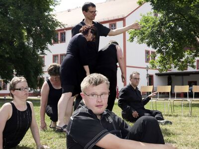 „Warten. Sie dürfen gespannt sein.“ | 2017